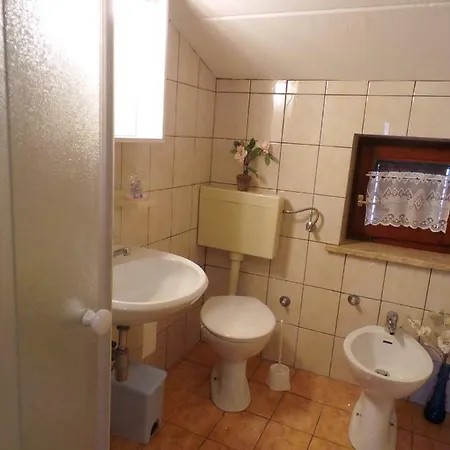 Apartment 15 *